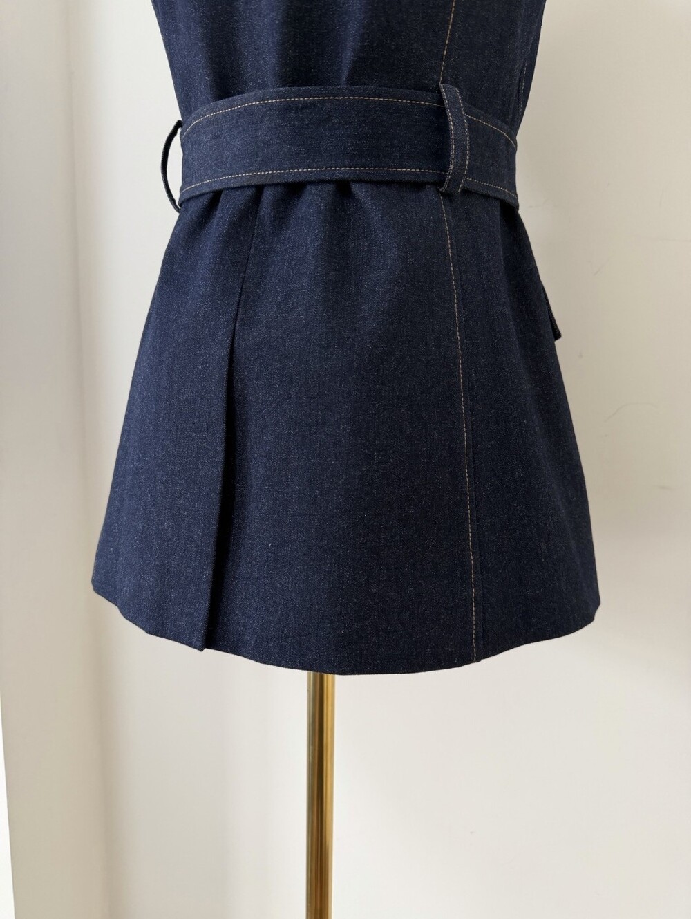 Veronica Beard Becker Stretch-Denim Belted Vest - Picture 10 of 11